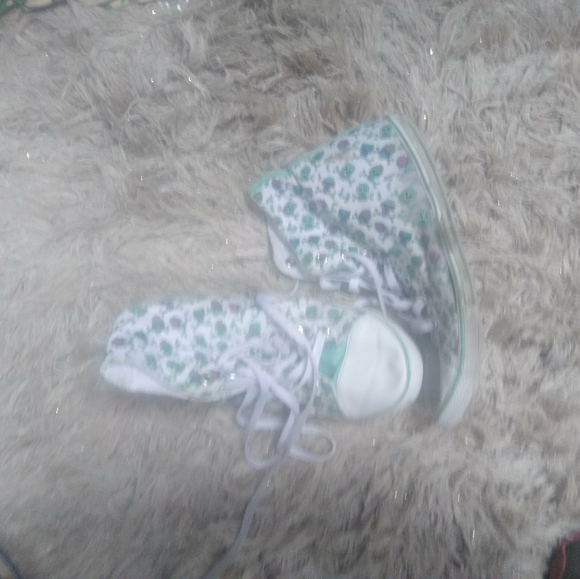 Robot size 10 sneakers - Picture 2 of 2